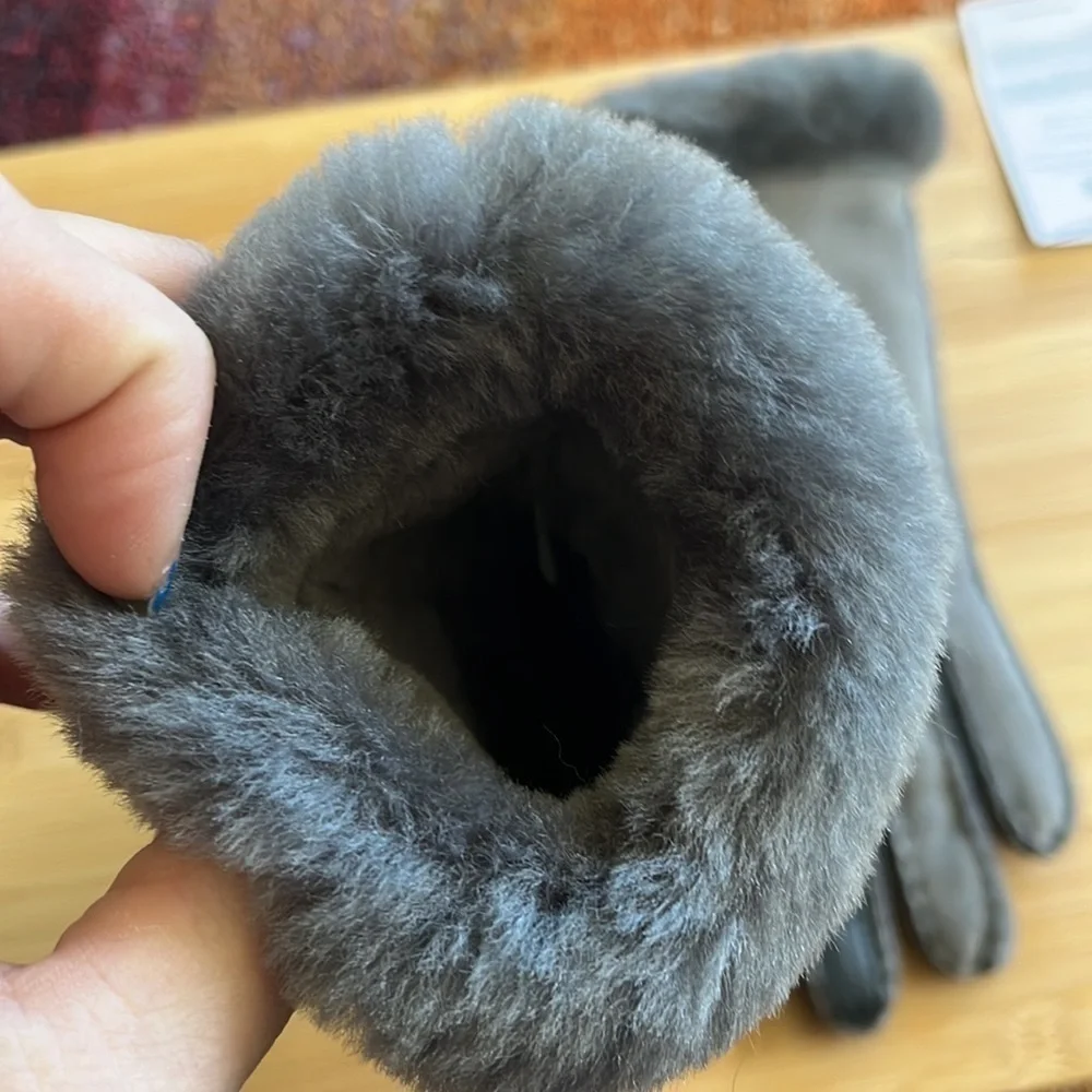 Brand New UGG Sheepskin Handsewn Seamed Gloves Gray Touchscreen Leather Trim